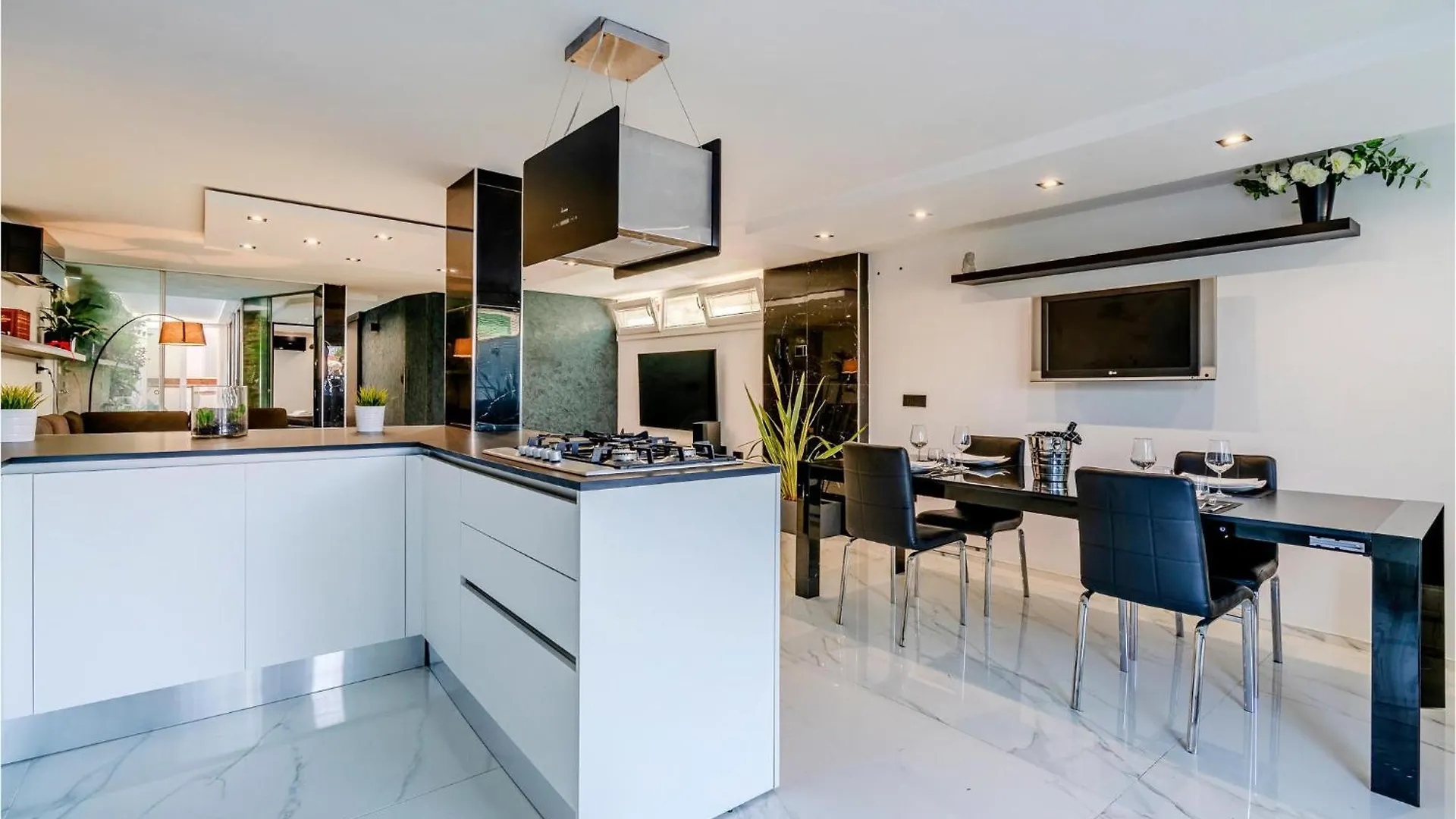 Nice Apartment In Lido Di Camaiore With Sauna