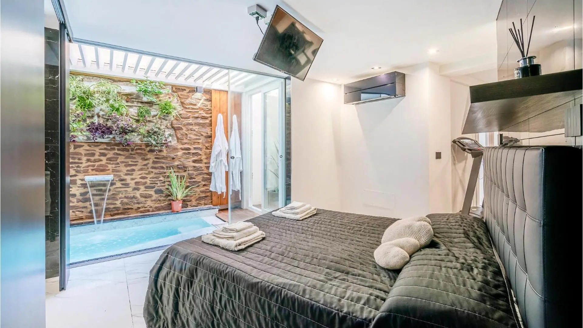Nice Apartment In Lido Di Camaiore With Sauna
